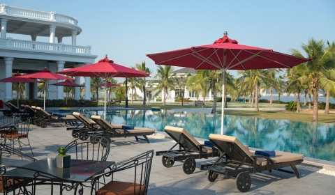 Khách sạn 4 sao tại Hạ Long Paradise Suite Hotel Tuần Châu