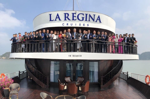 Du thuyền 5 sao tại Vịnh Lan Hạ Laregina Legend Cruise 2 ngày 1 đêm