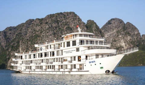 Quảng Ninh cách ly 182 người trên du thuyền 5 sao Ambassador Cruise