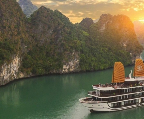 Du thuyền Hạ Long 5 sao LaRegina Royal Cruise 2 ngày 1 đêm Ưu đãi