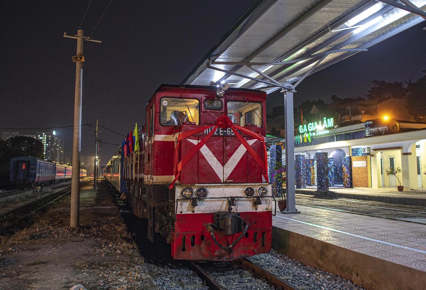 Ga Gia Lâm_Hanoi Train