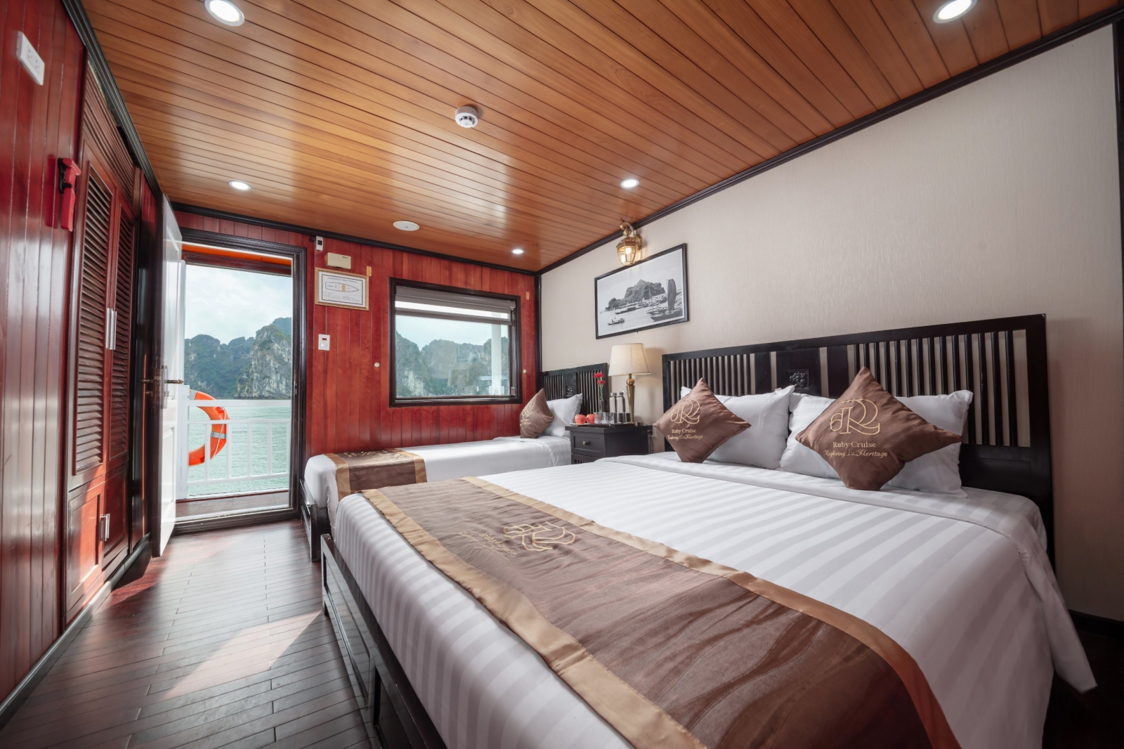 review ruby crusie halong bay