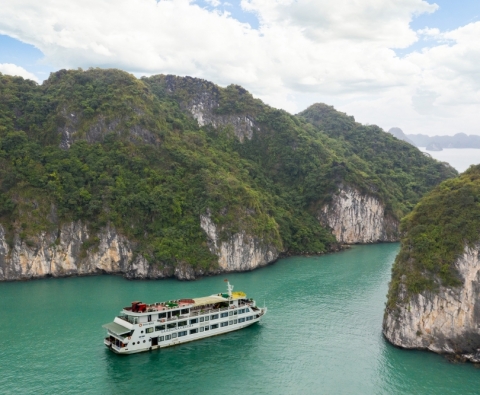 Du thuyền Hạ Long 5 sao LaRegina Royal Cruise 2 ngày 1 đêm Ưu đãi