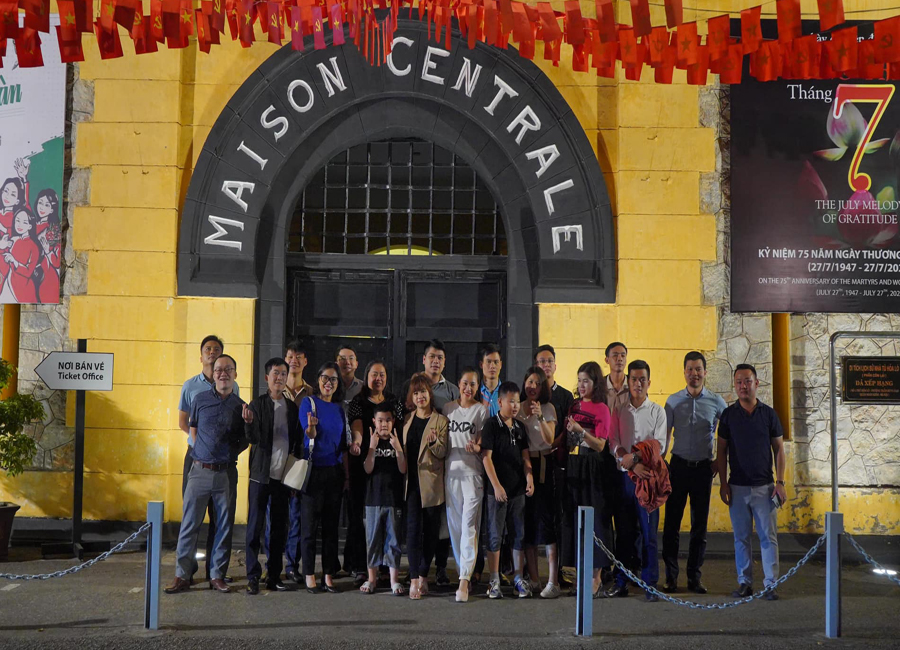 Hanoi city tours_nhà tù hỏa lò